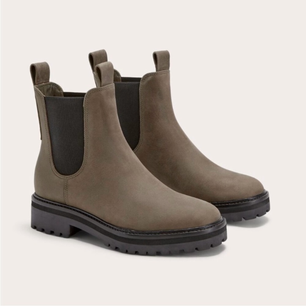 NEW Everlane Mushroom Suede Leather Lug Sole Chelsea Bootie in Size 8
